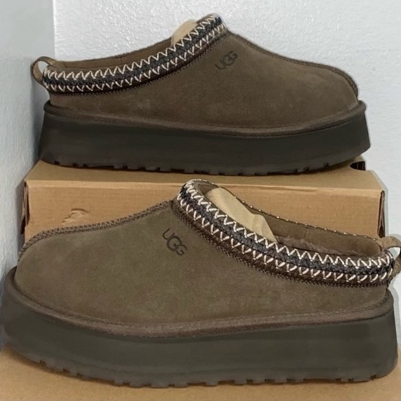 UGG Shoes - UGG TAZZ
